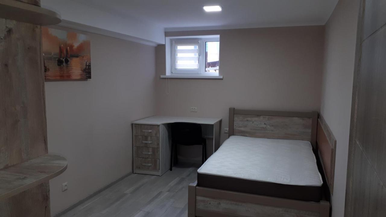 Окремі Номери В Гостьовому Будинку Типу Guest House Kropyvnytskyj Exteriör bild