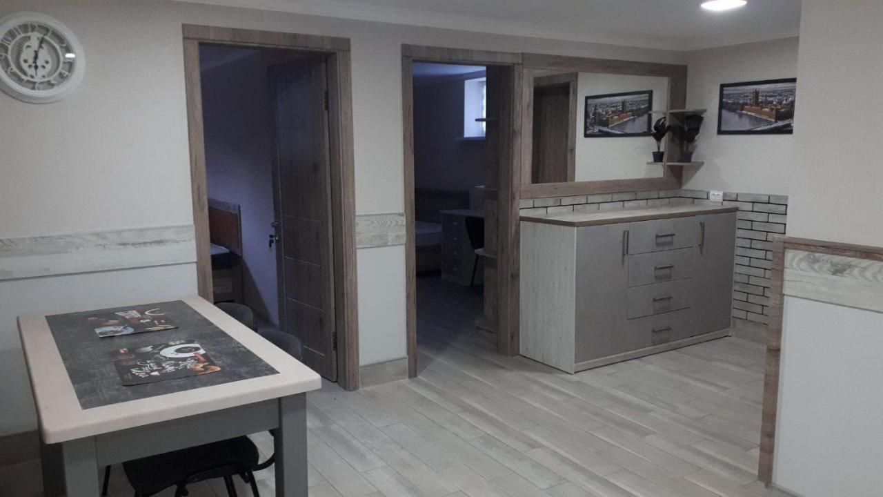 Окремі Номери В Гостьовому Будинку Типу Guest House Kropyvnytskyj Exteriör bild