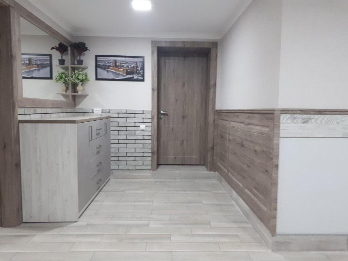 Окремі Номери В Гостьовому Будинку Типу Guest House Kropyvnytskyj Exteriör bild