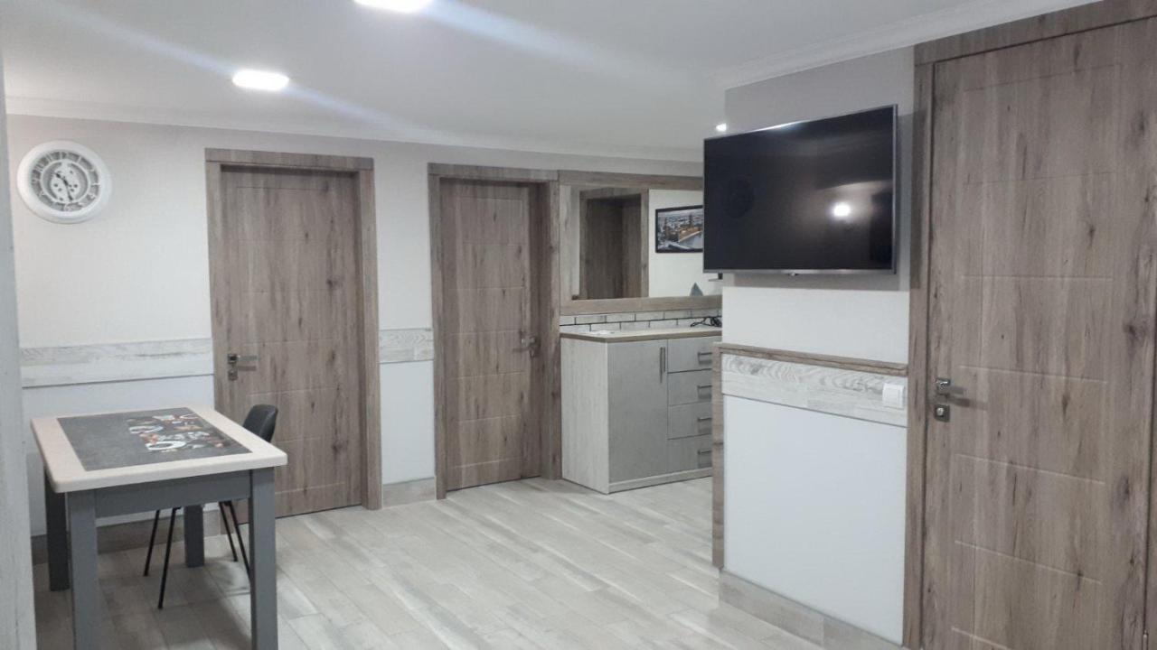 Окремі Номери В Гостьовому Будинку Типу Guest House Kropyvnytskyj Exteriör bild