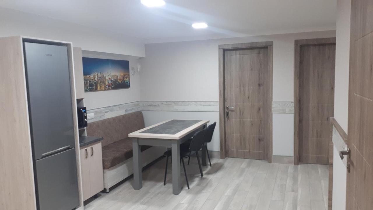 Окремі Номери В Гостьовому Будинку Типу Guest House Kropyvnytskyj Exteriör bild