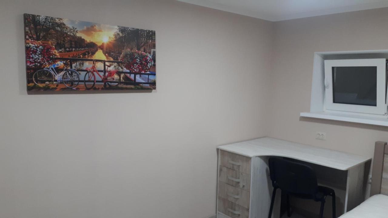 Окремі Номери В Гостьовому Будинку Типу Guest House Kropyvnytskyj Exteriör bild