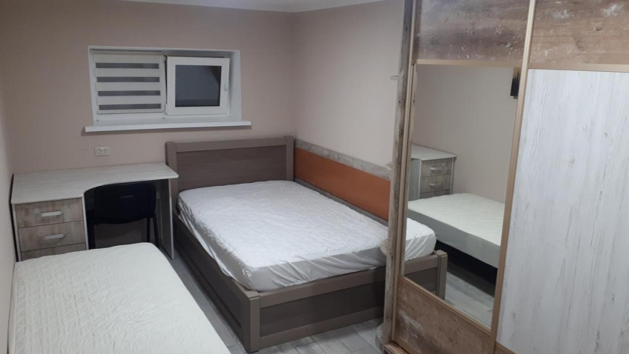 Окремі Номери В Гостьовому Будинку Типу Guest House Kropyvnytskyj Exteriör bild