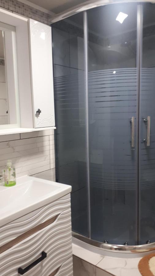 Окремі Номери В Гостьовому Будинку Типу Guest House Kropyvnytskyj Exteriör bild